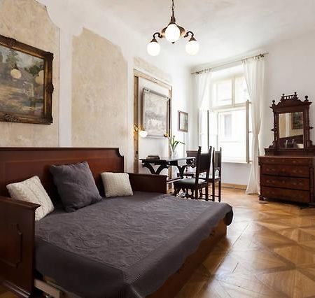 Old Town Apartment Praga Esterno foto